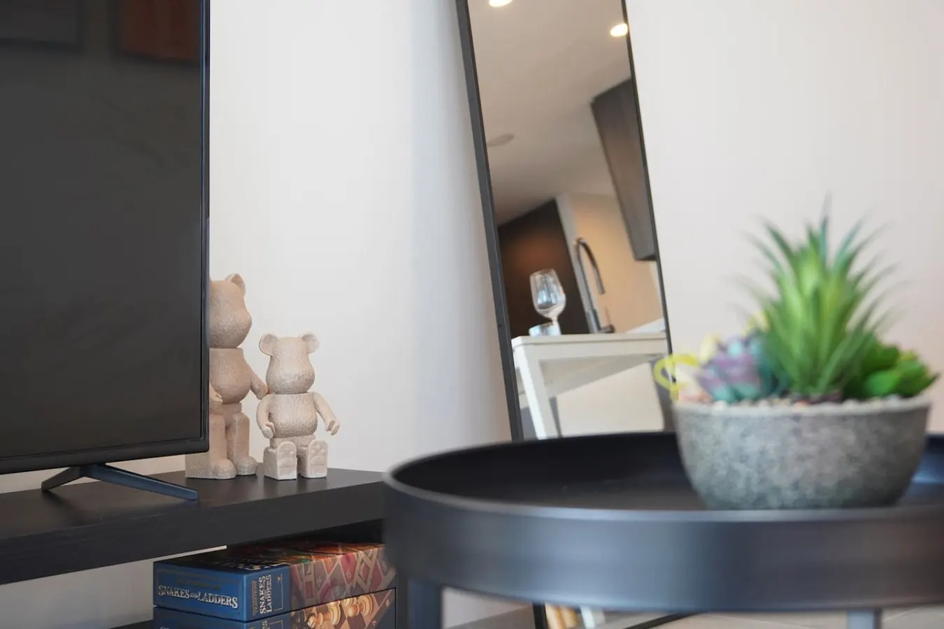 AccorView Luxury 1BR Suite Pool Gym Parking 12