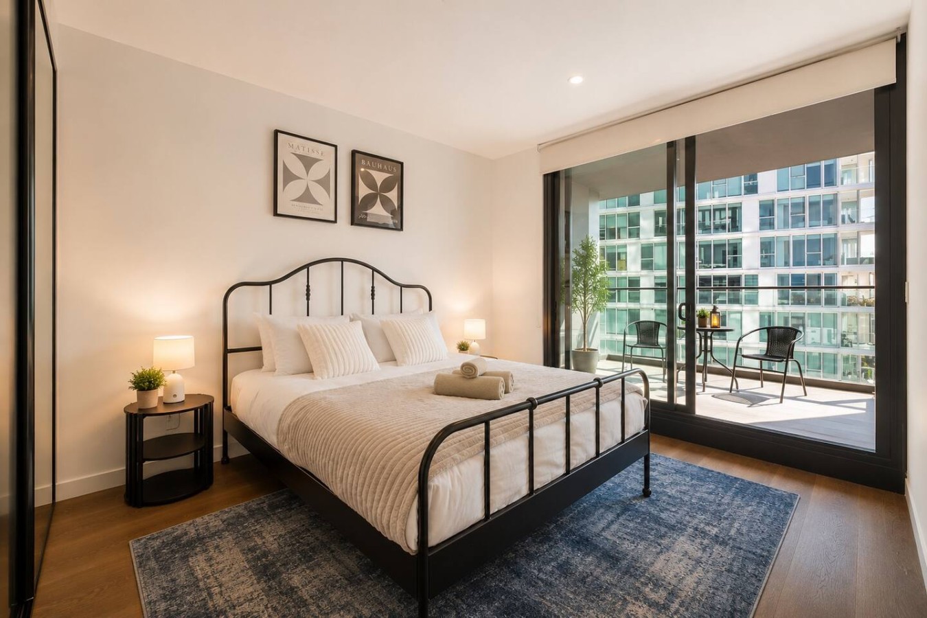 AccorView Luxury 1BR Suite Pool Gym Parking 4
