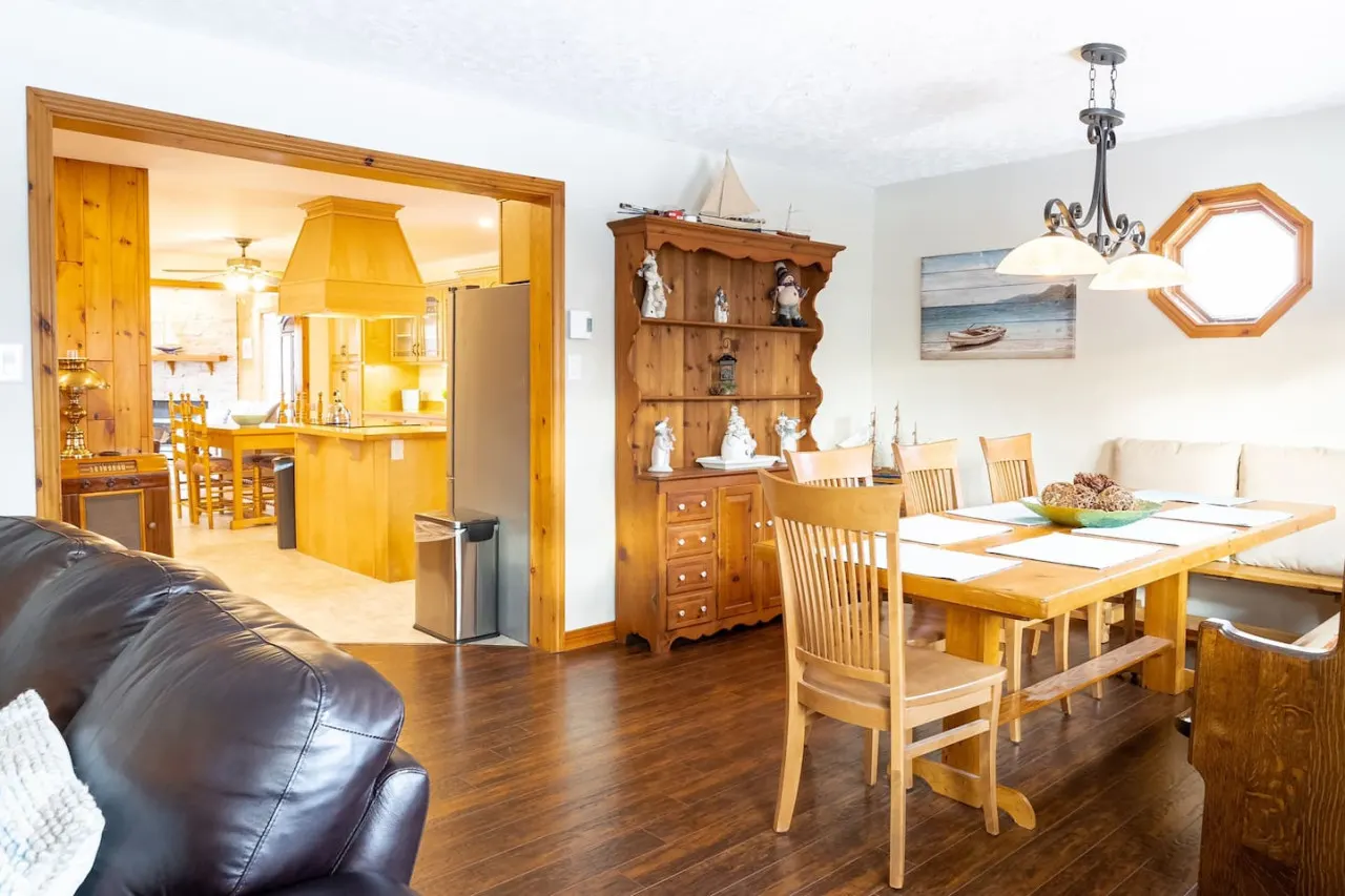 Get-A-Way Beach Chalet 8