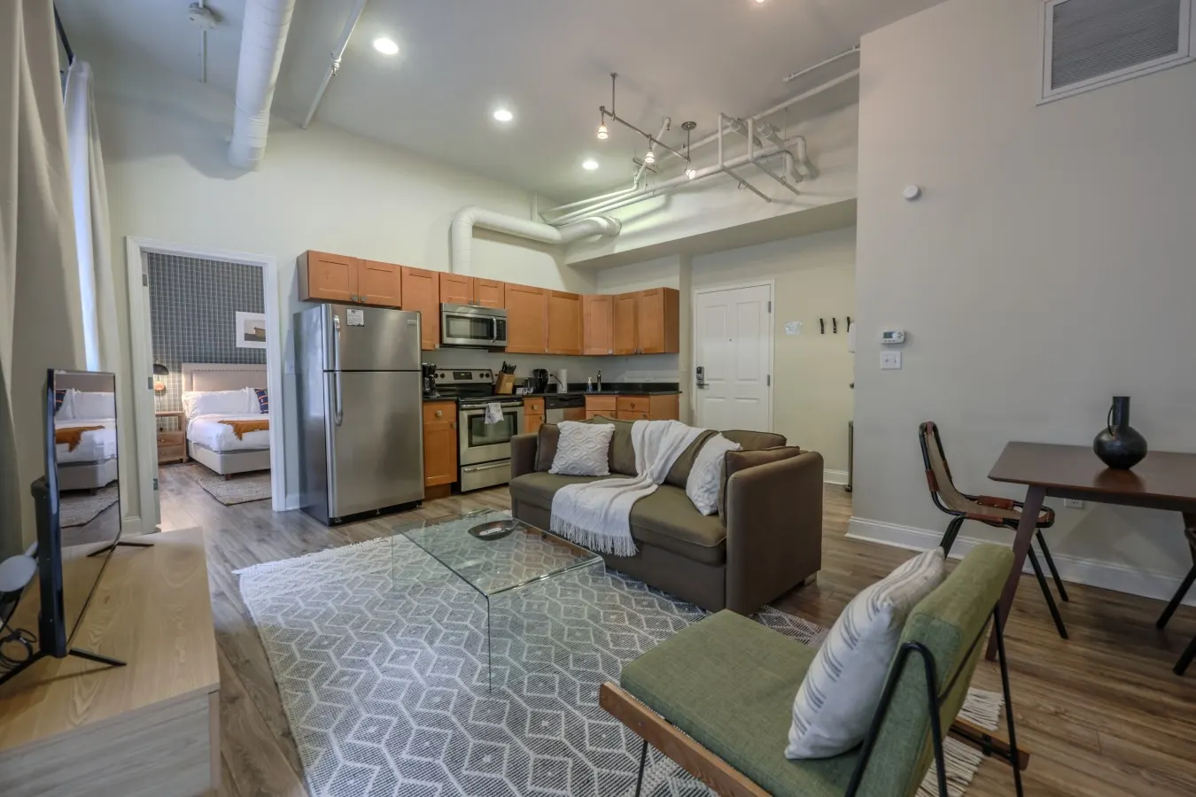 Bold, Spacious 2br in Boston's Financial District