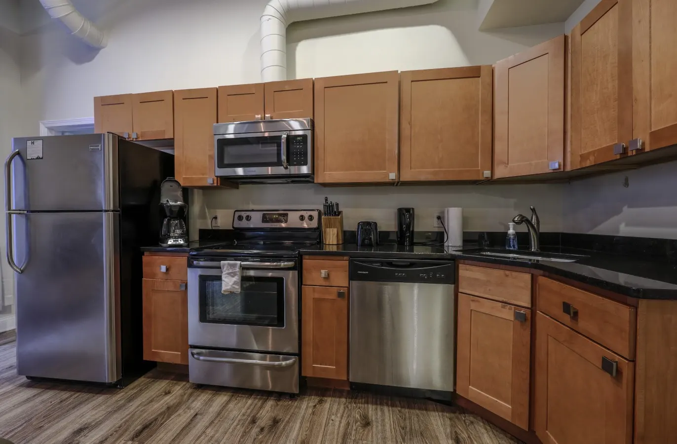 Bold, Spacious 2br in Boston's Financial District — photo 2