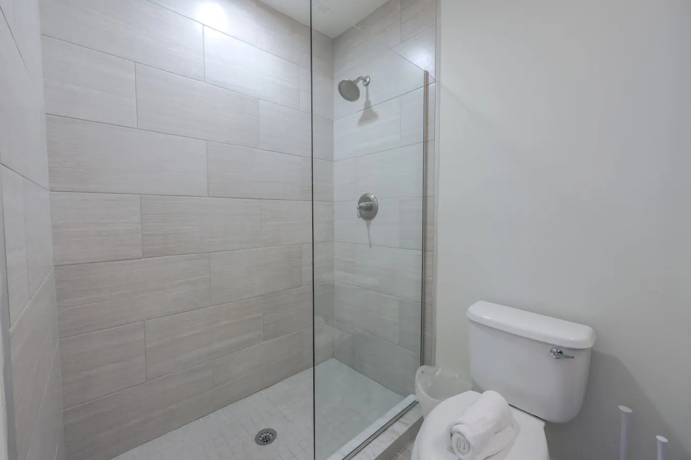 Bold, Spacious 2br in Boston's Financial District 12