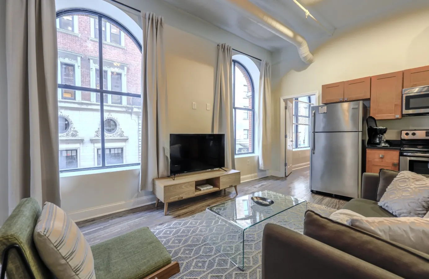 Bold, Spacious 2br in Boston's Financial District — photo 3