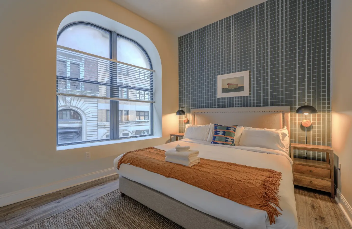 Bold, Spacious 2br in Boston's Financial District 8