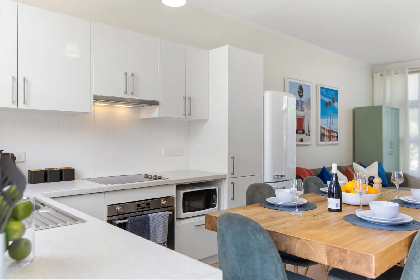 Hacienda at Henley—Chic Seaside Haven near Airport 11