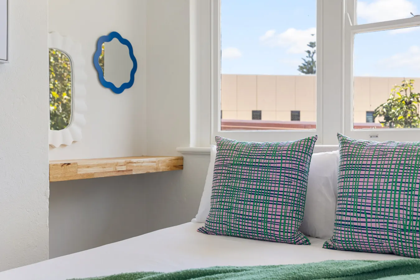 Hacienda at Henley—Chic Seaside Haven near Airport 20