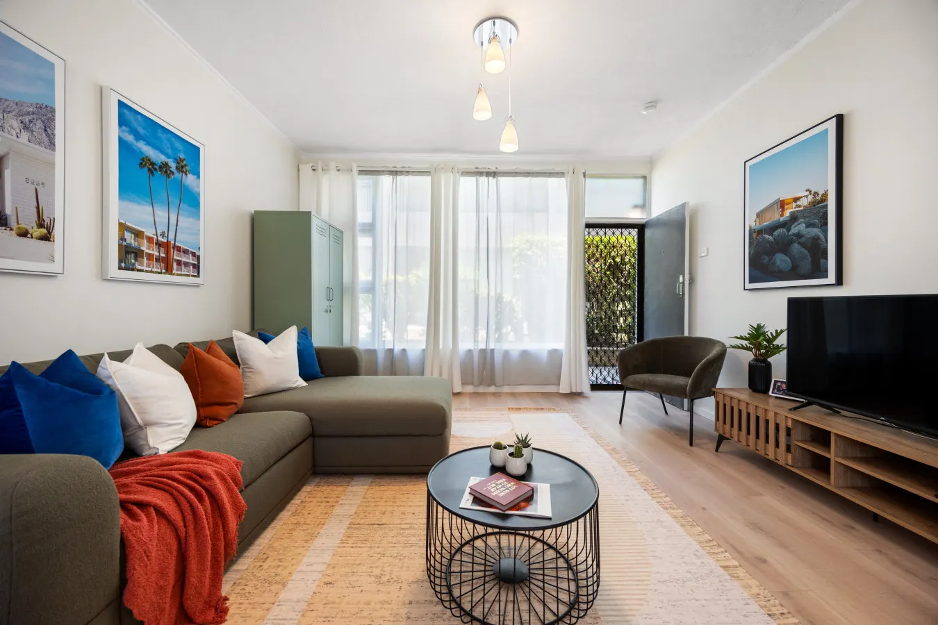 Hacienda at Henley—Chic Seaside Haven near Airport 6