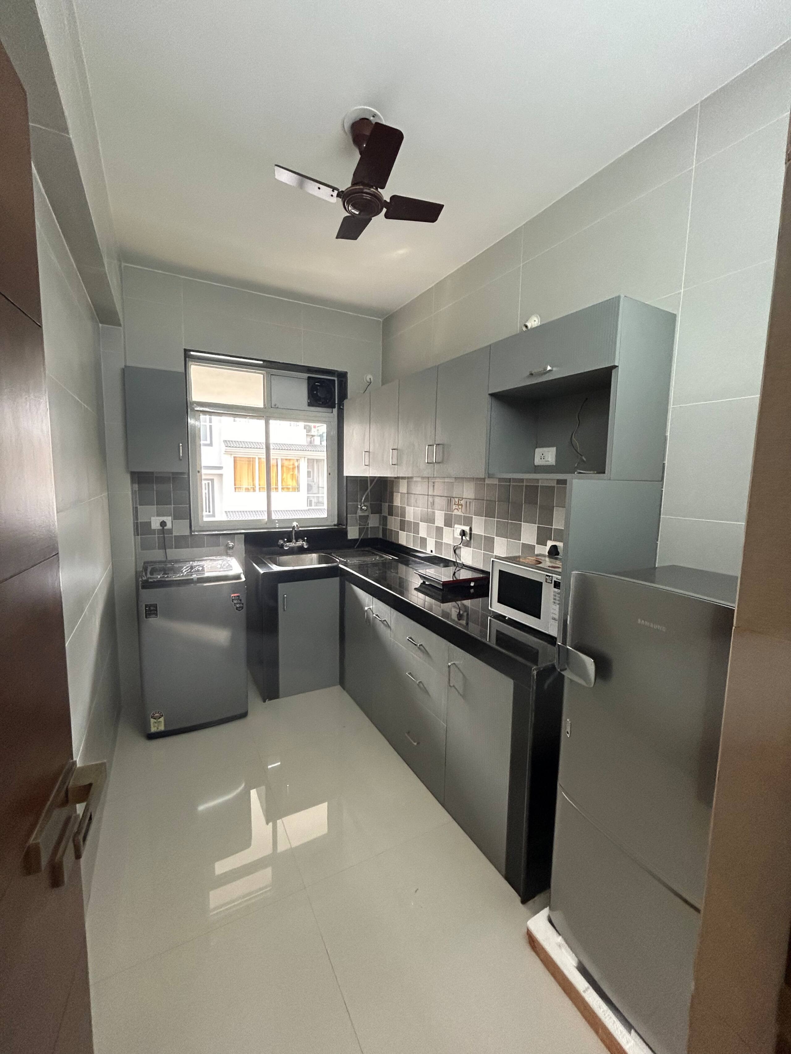 Models Sea Esta - 1 BHK & Pool facility. — photo 5