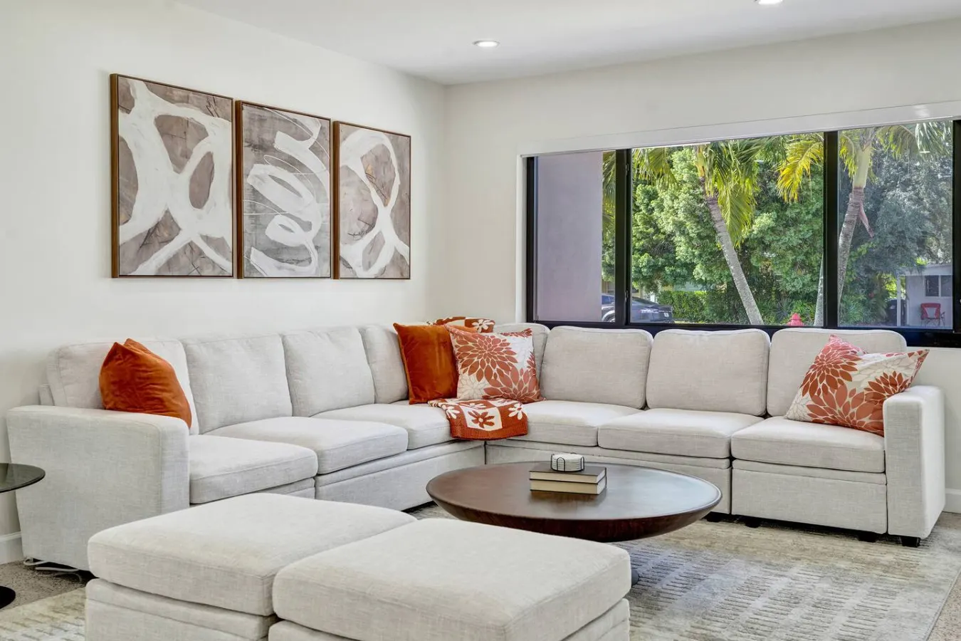 Stylish 2BR Game Room Big Yard Near Beach 7