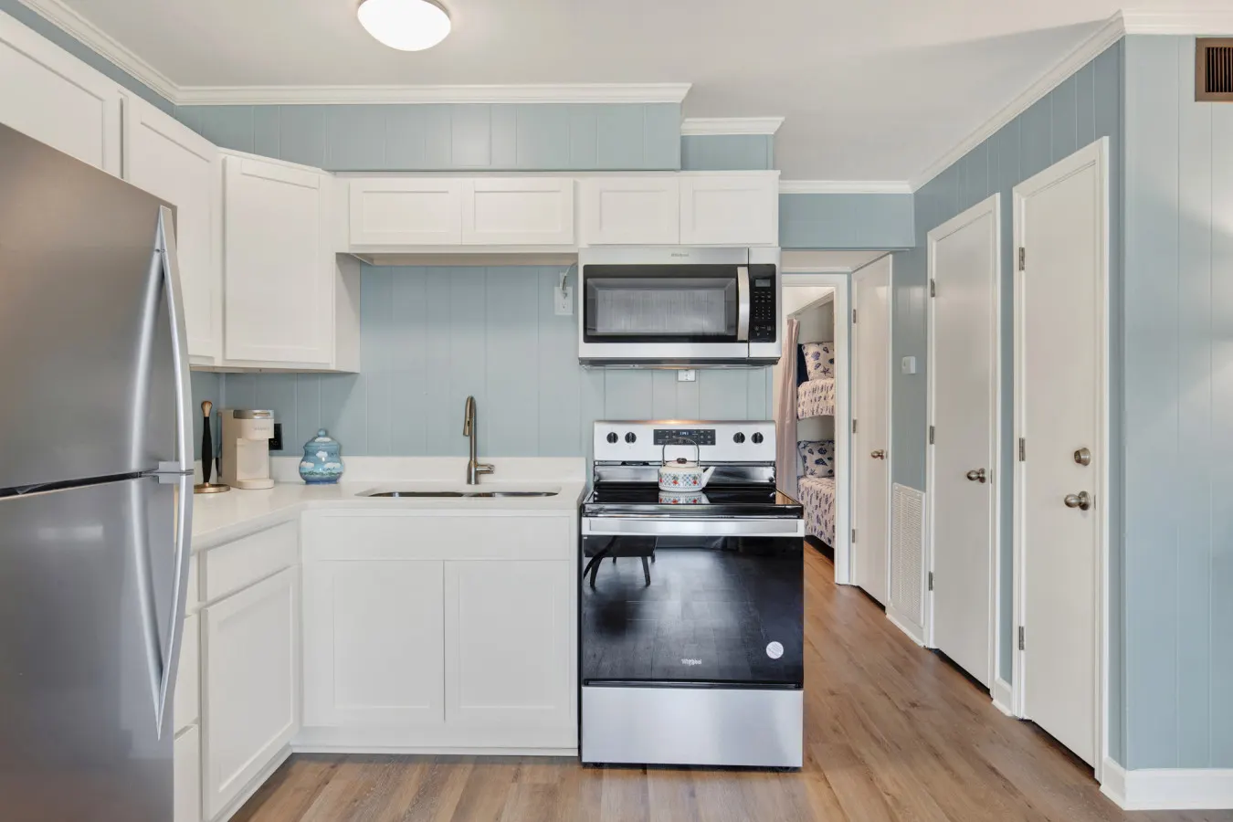 Oceanview Condo: 1 BR steps from Beach 14