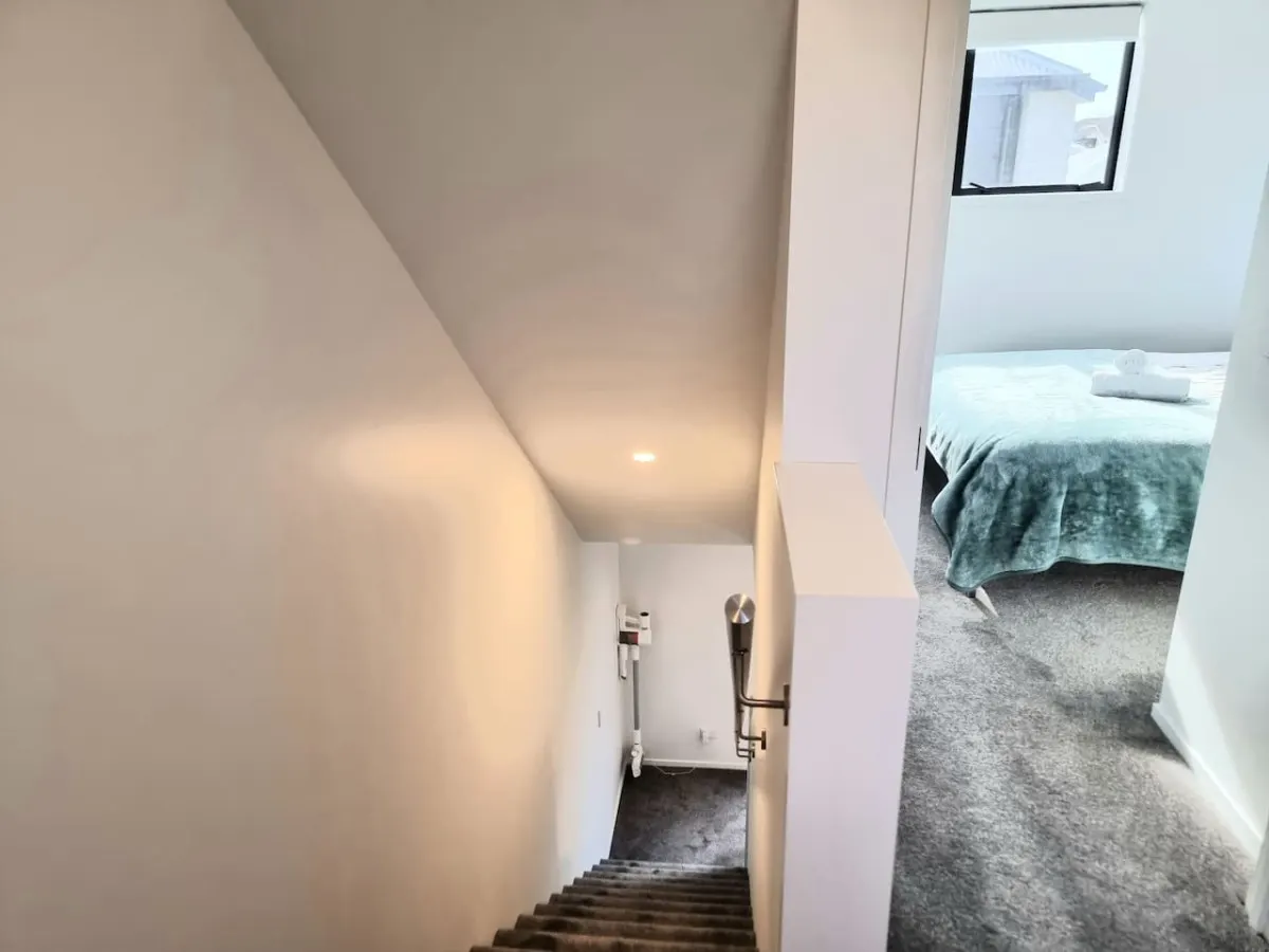 *Townhouse 7 mins walk to Arena 12