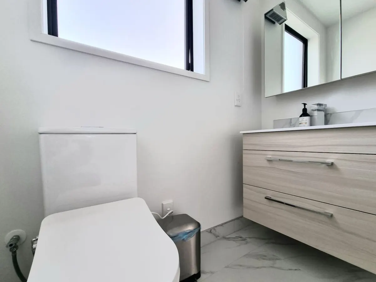 *Townhouse 7 mins walk to Arena 16