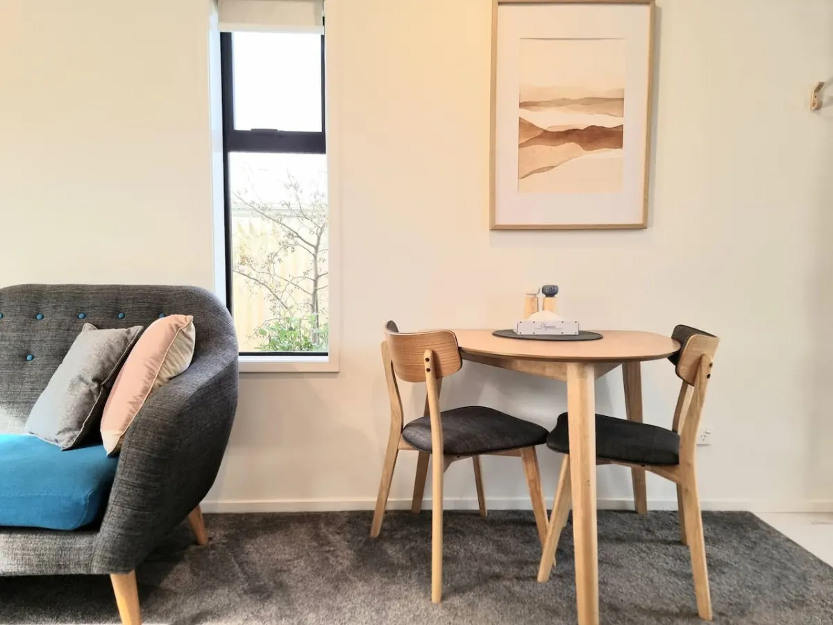 *Townhouse 7 mins walk to Arena 3