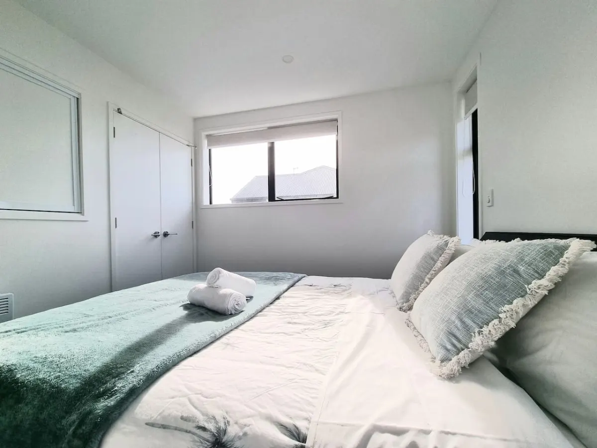 *Townhouse 7 mins walk to Arena 6