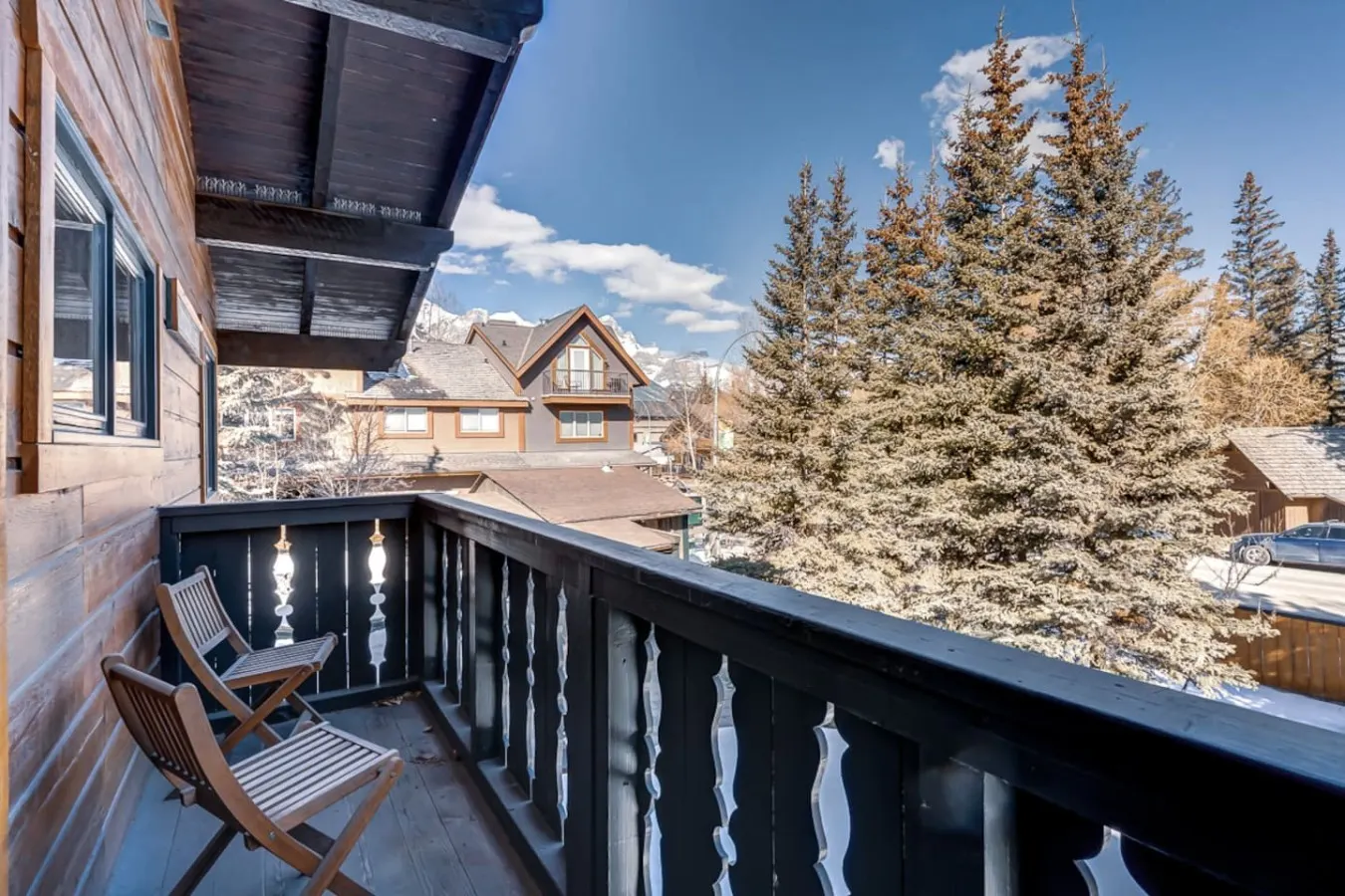 Downtown Canmore-4 Guests 8