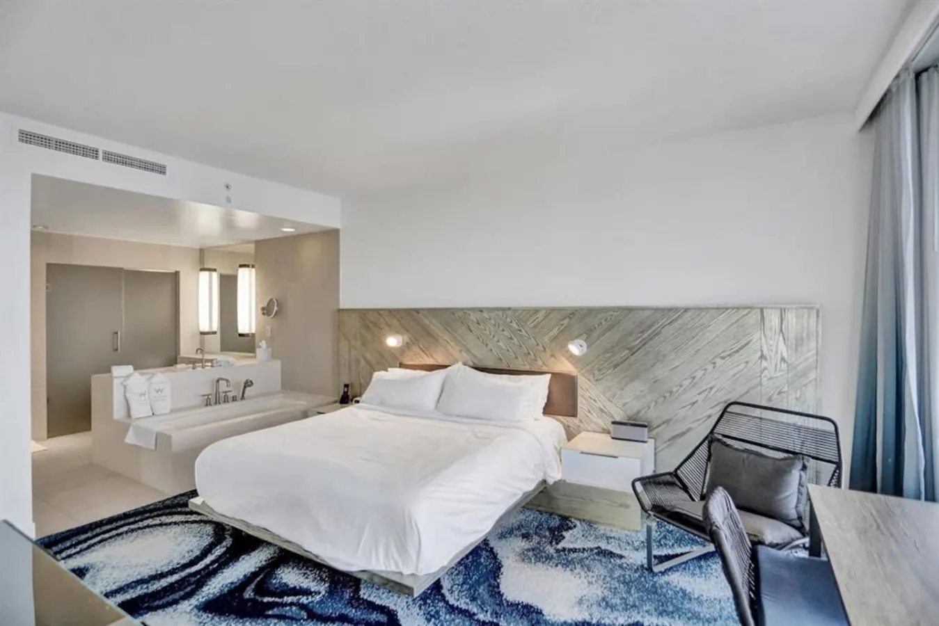 Luxury Modern Apartment- 18th High Floor- 2 KING 13