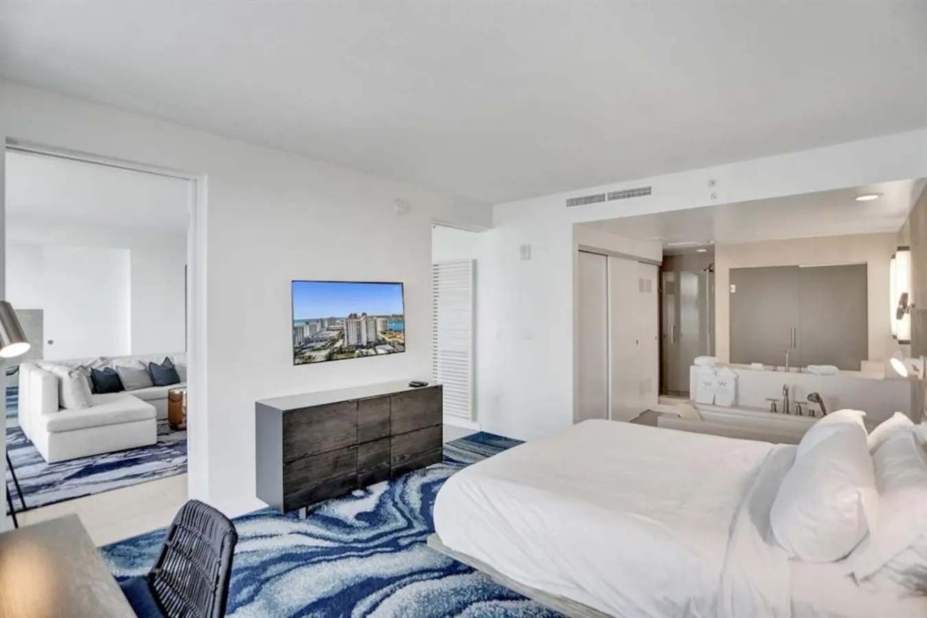 Luxury Modern Apartment- 18th High Floor- 2 KING 15