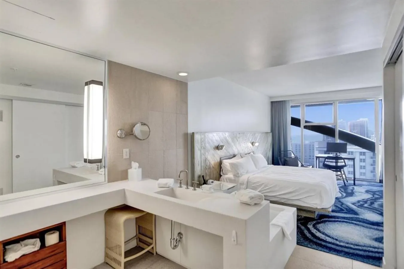 Luxury Modern Apartment- 18th High Floor- 2 KING 18
