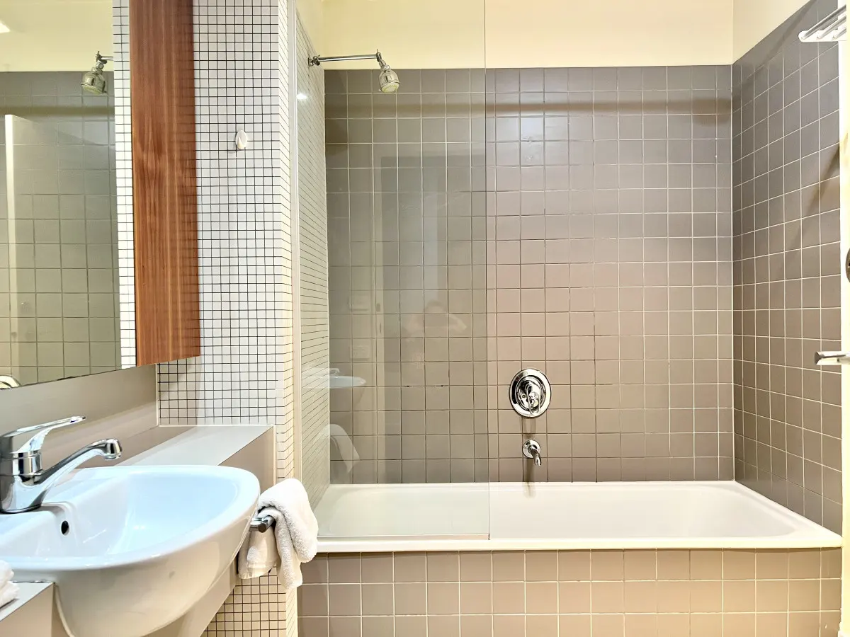 Fantastic 4BR in CBD by Readyset 15