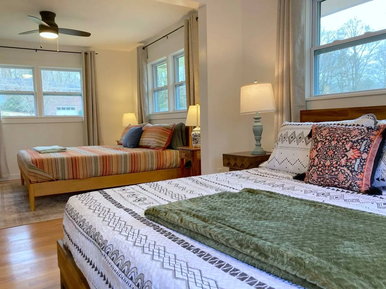 Newly Renovated Cozy Rustic Home 10min from Truist 16