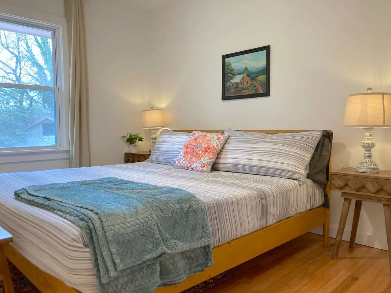 Newly Renovated Cozy Rustic Home 10min from Truist — photo 5