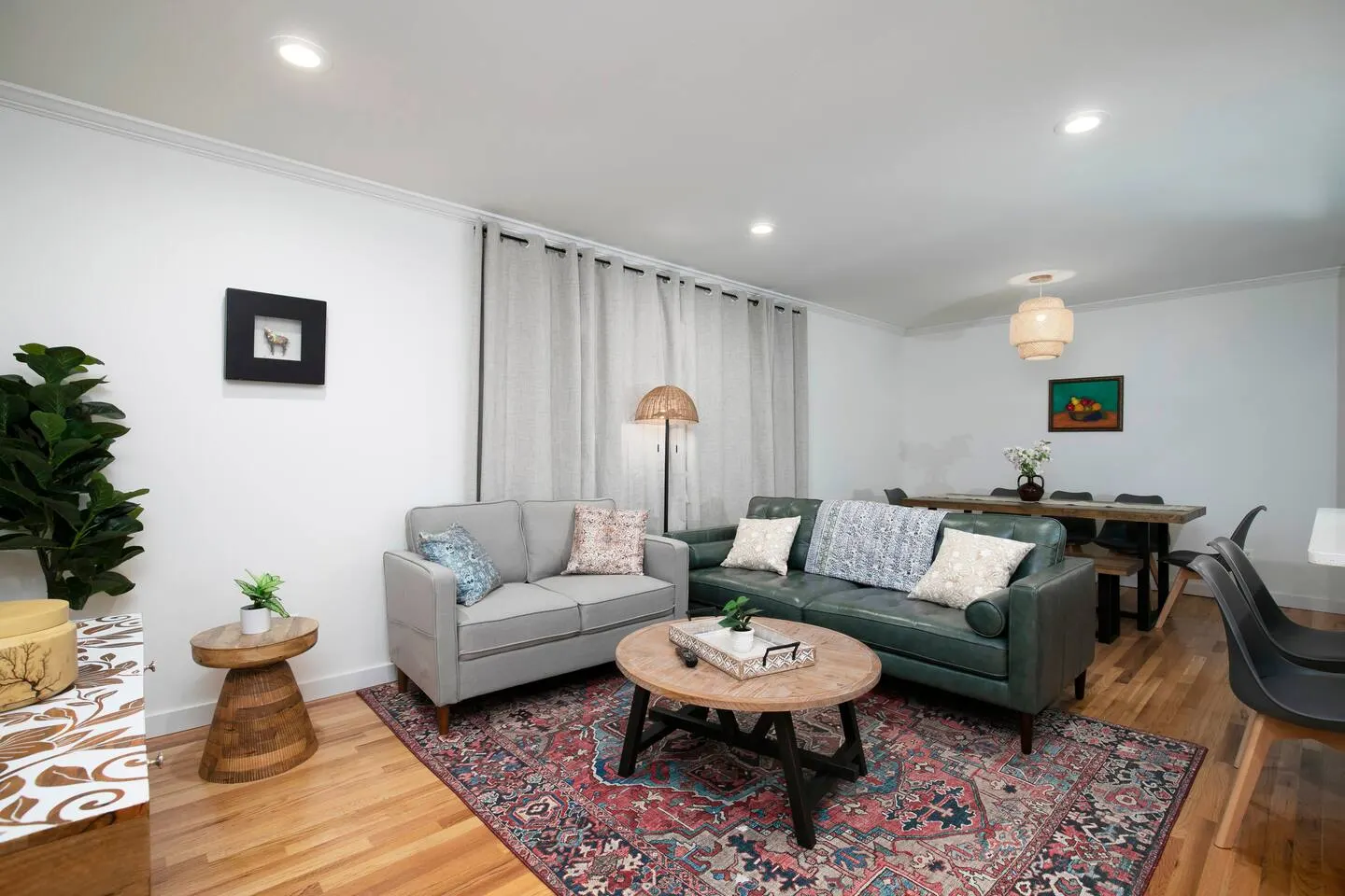 Newly Renovated Cozy Rustic Home 10min from Truist 7
