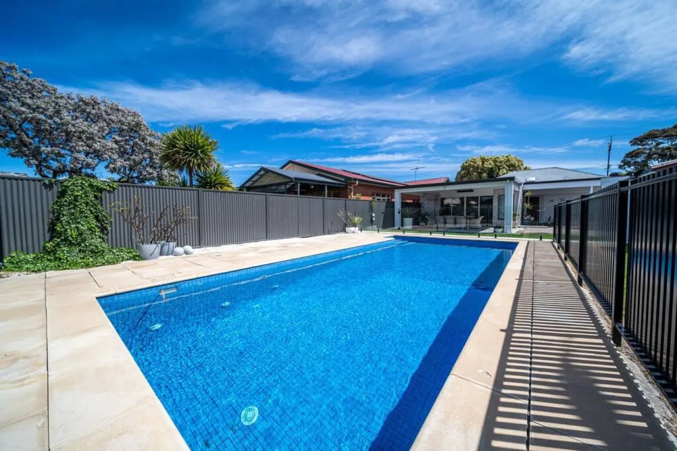 Summer Breeze—A Coastal Poolside Retreat — photo 4