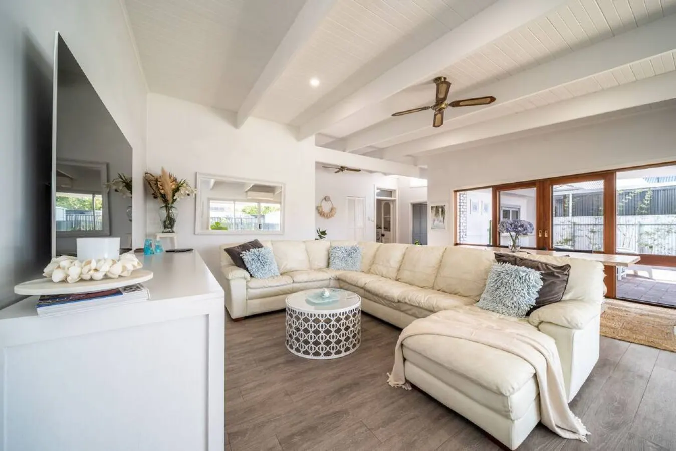 Summer Breeze—A Coastal Poolside Retreat — photo 5