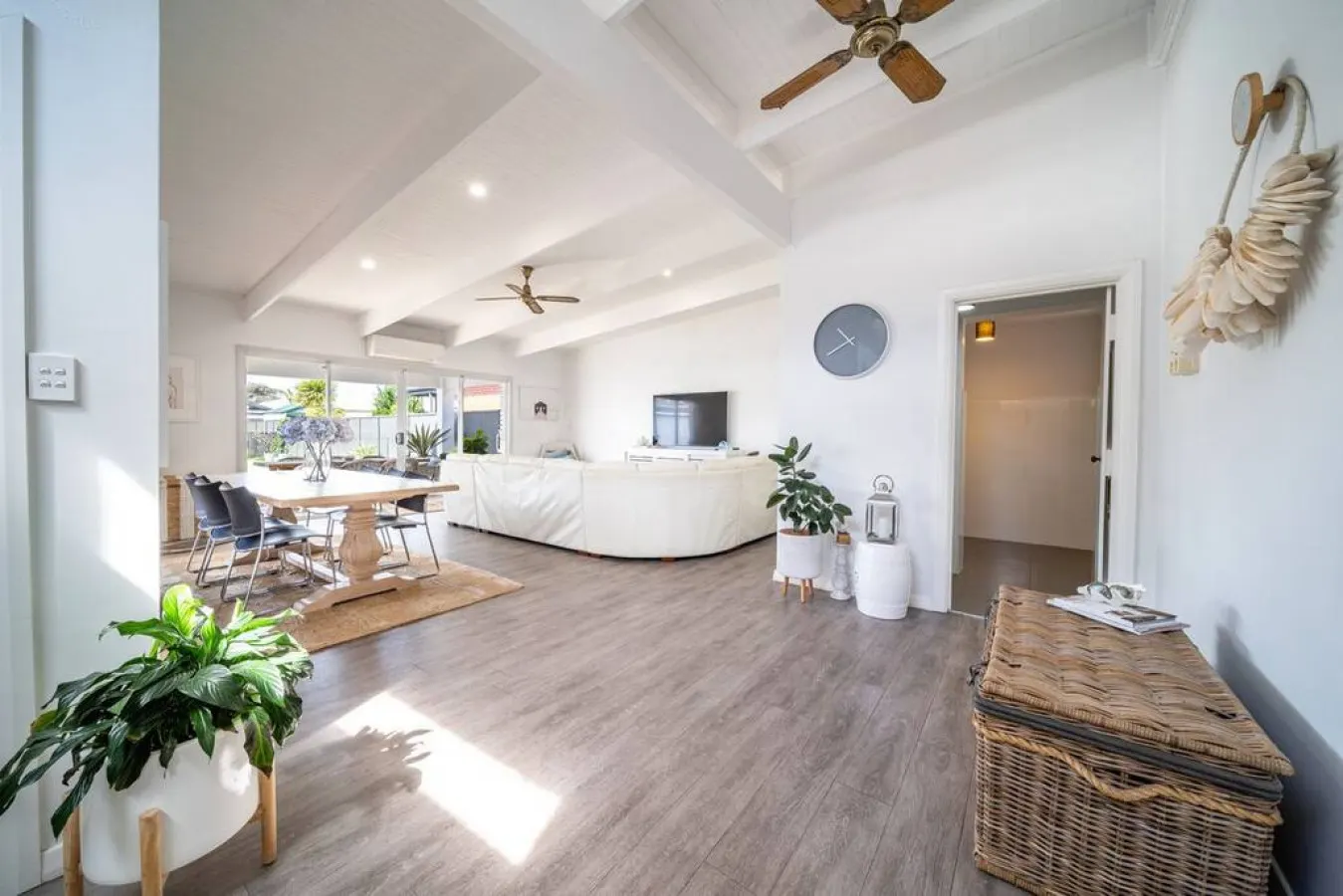 Summer Breeze—A Coastal Poolside Retreat 7
