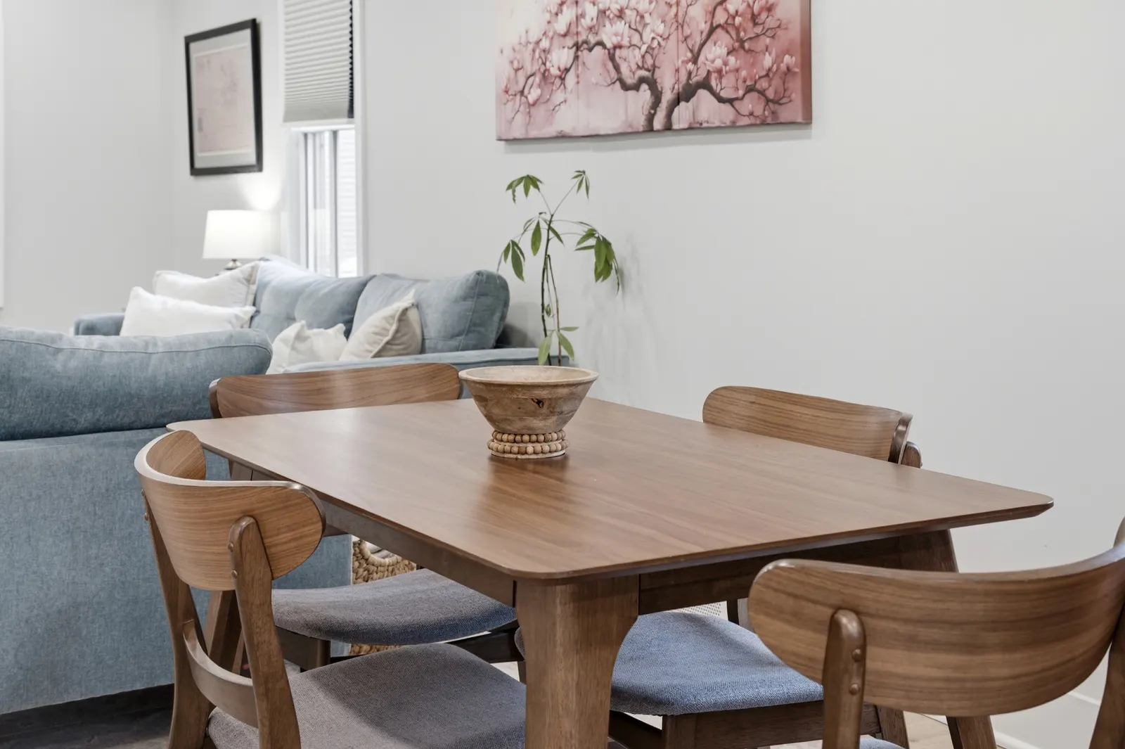 Charming Cottage, Walk to Downtown, Porch Swings 17