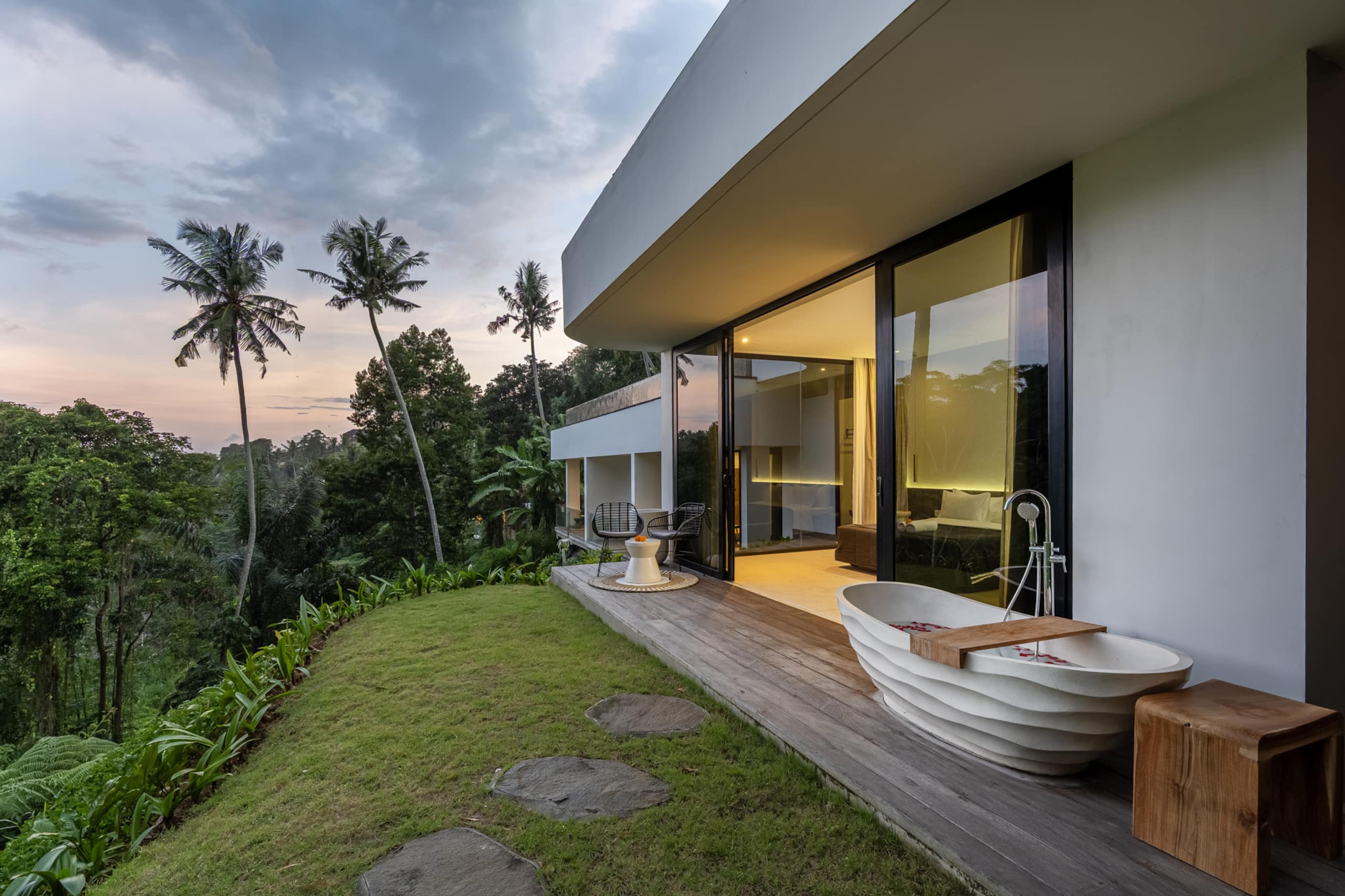 Supreme Villa 4BR Ubud Epic Pool Sunrise Canyon 39