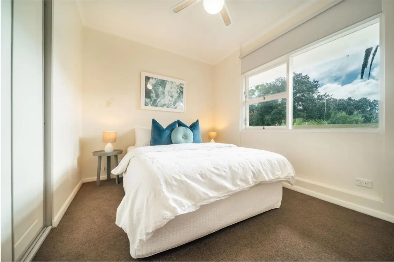 Beachy Keen on Moseley—Laid-Back Stay by the Jetty 2