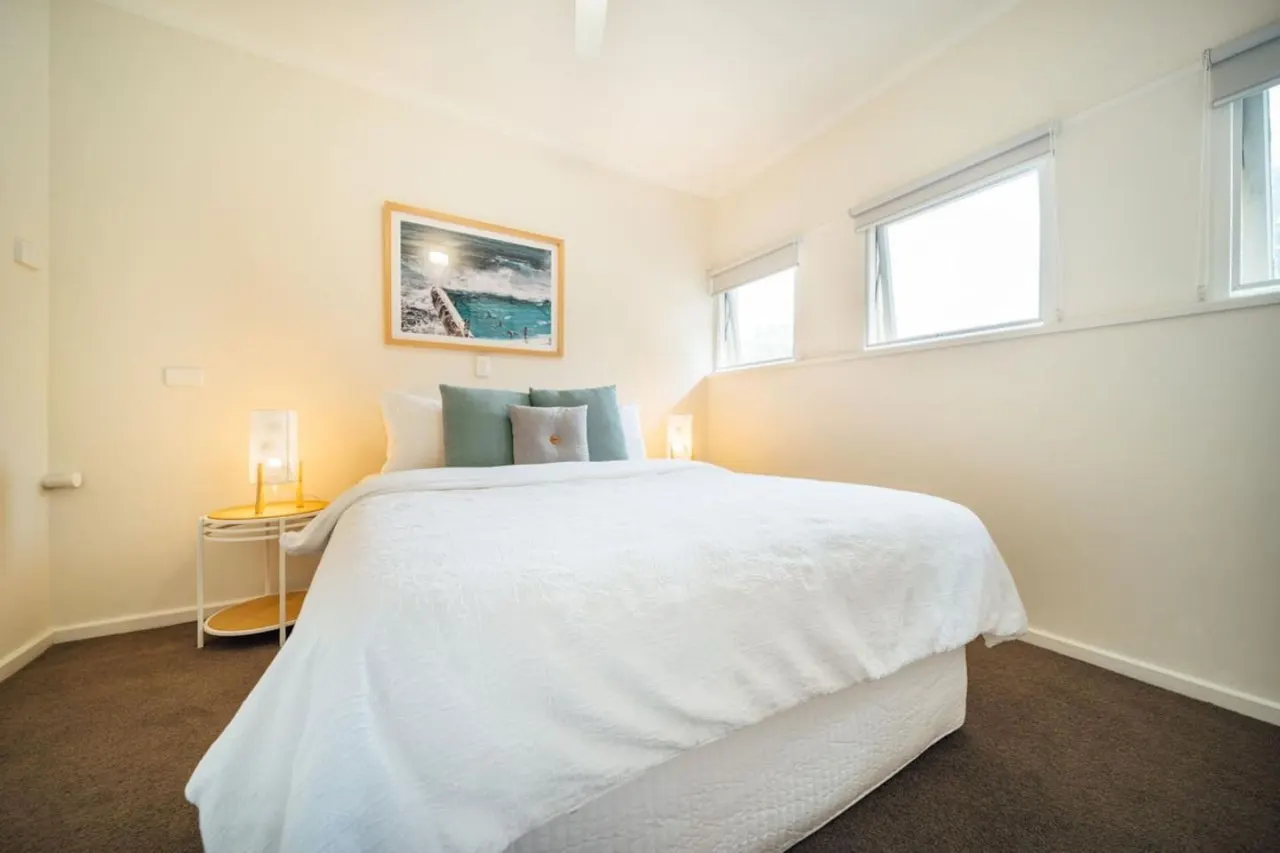 Beachy Keen on Moseley—Laid-Back Stay by the Jetty 14