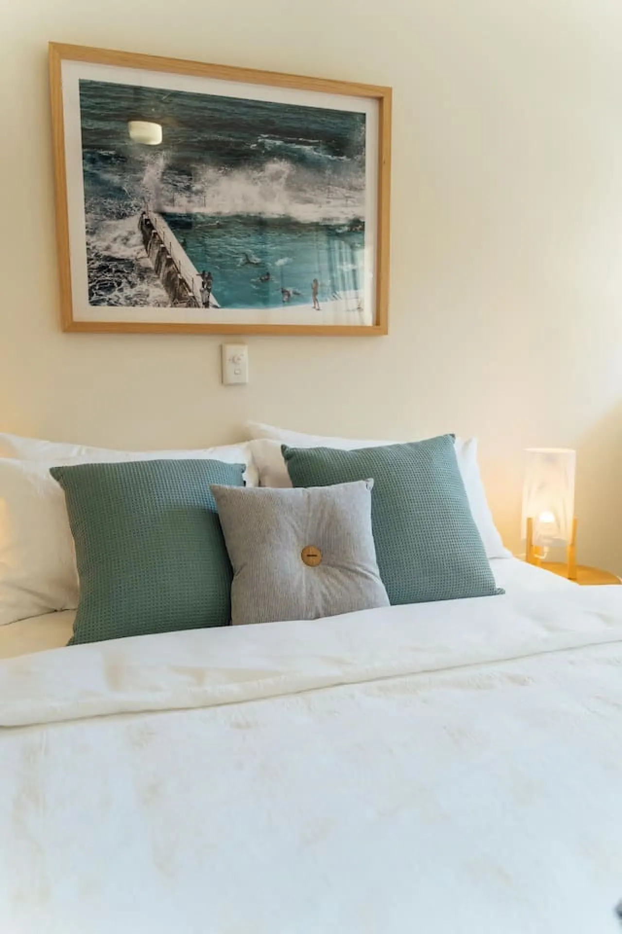 Beachy Keen on Moseley—Laid-Back Stay by the Jetty 16