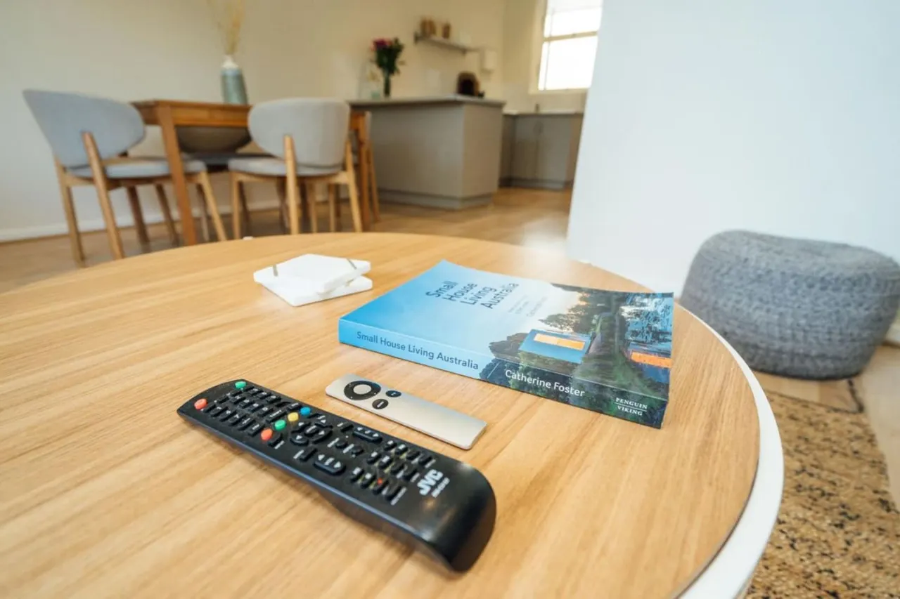 Beachy Keen on Moseley—Laid-Back Stay by the Jetty 8