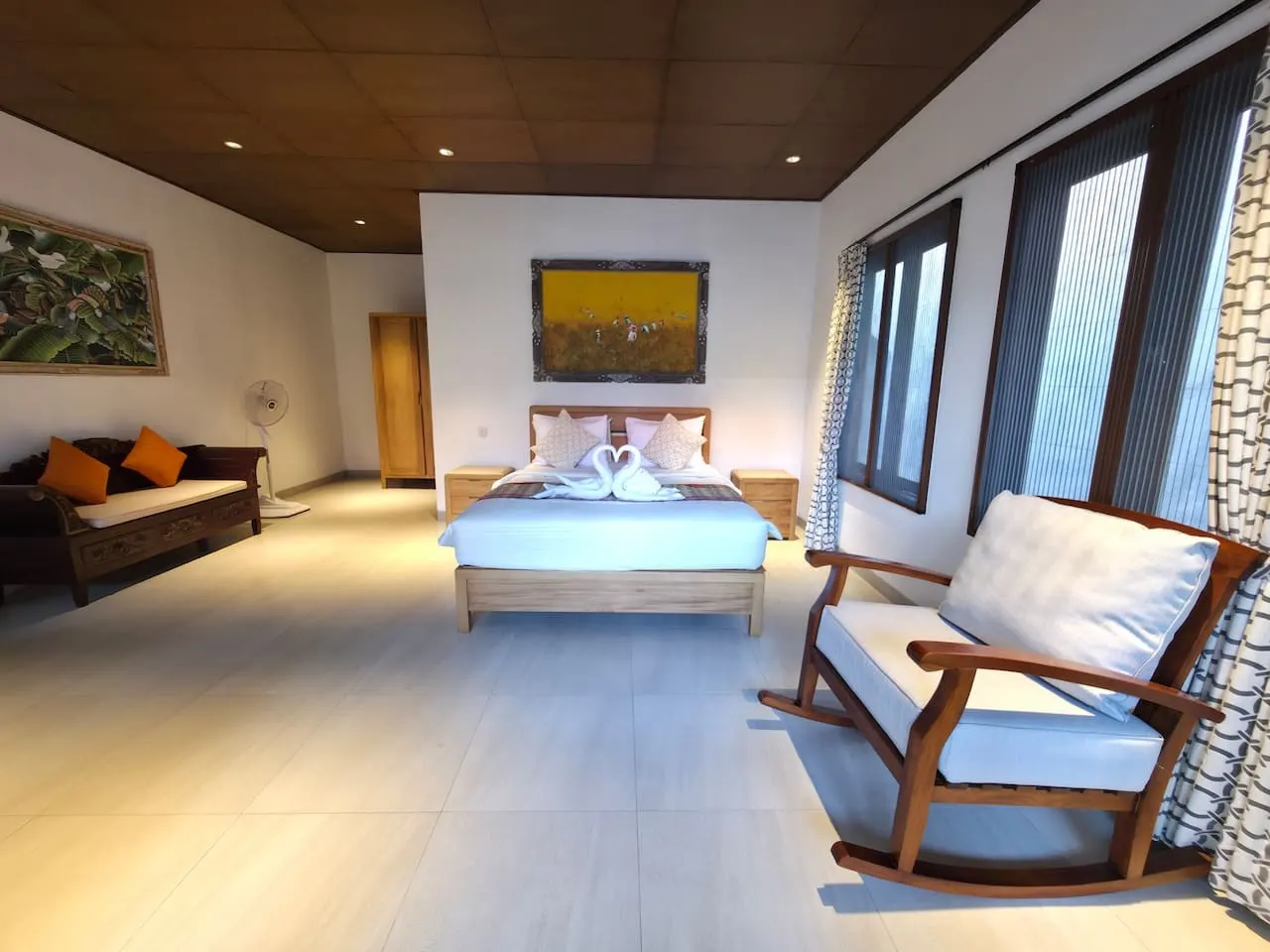 Brand New Classic 3BR Pool Villa Near Berawa Beach — photo 3