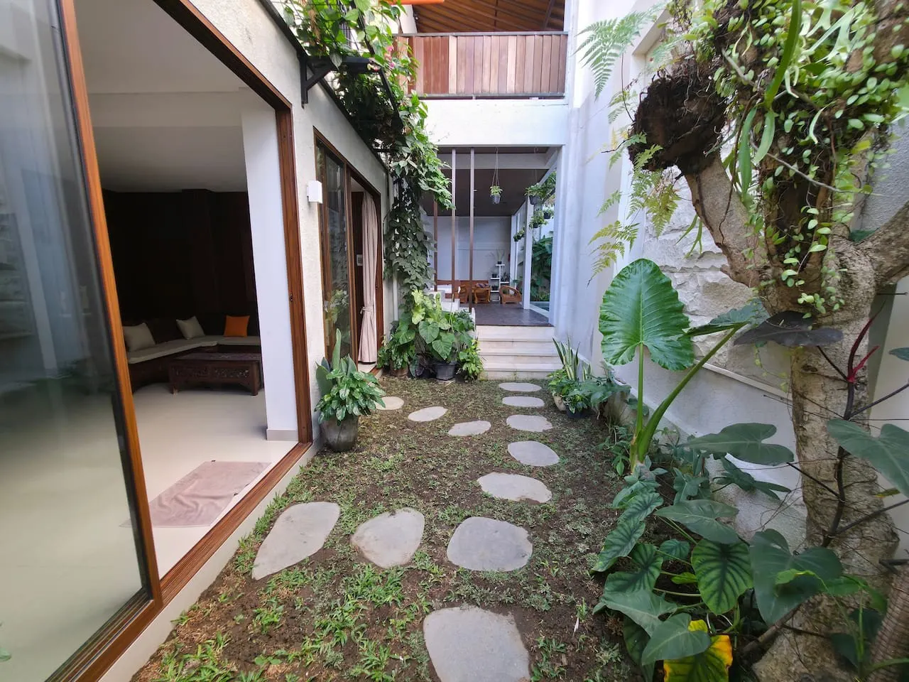 Brand New Classic 3BR Pool Villa Near Berawa Beach — photo 5