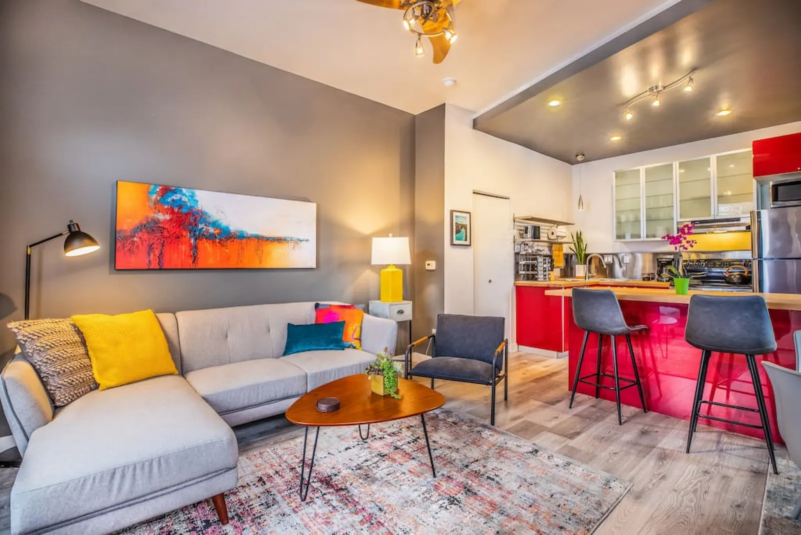 New Contemporary Historical Unit in SLC from, 5 Star Host — photo 2