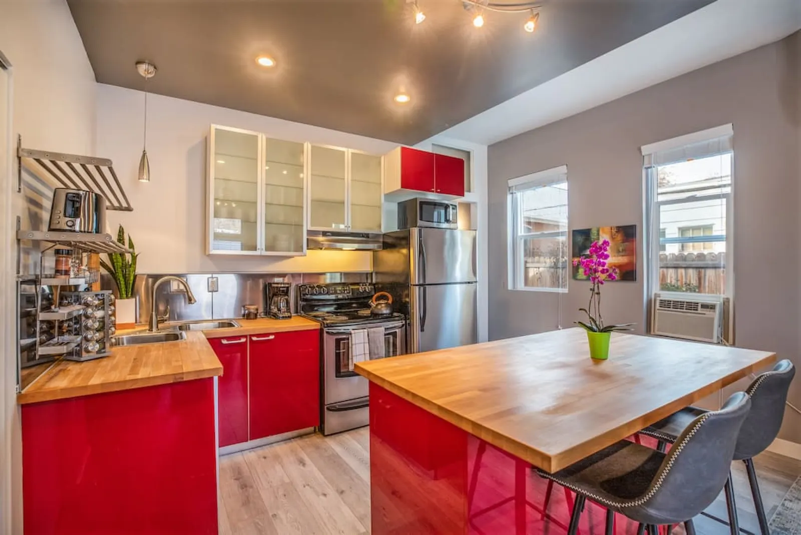 New Contemporary Historical Unit in SLC from, 5 Star Host 10