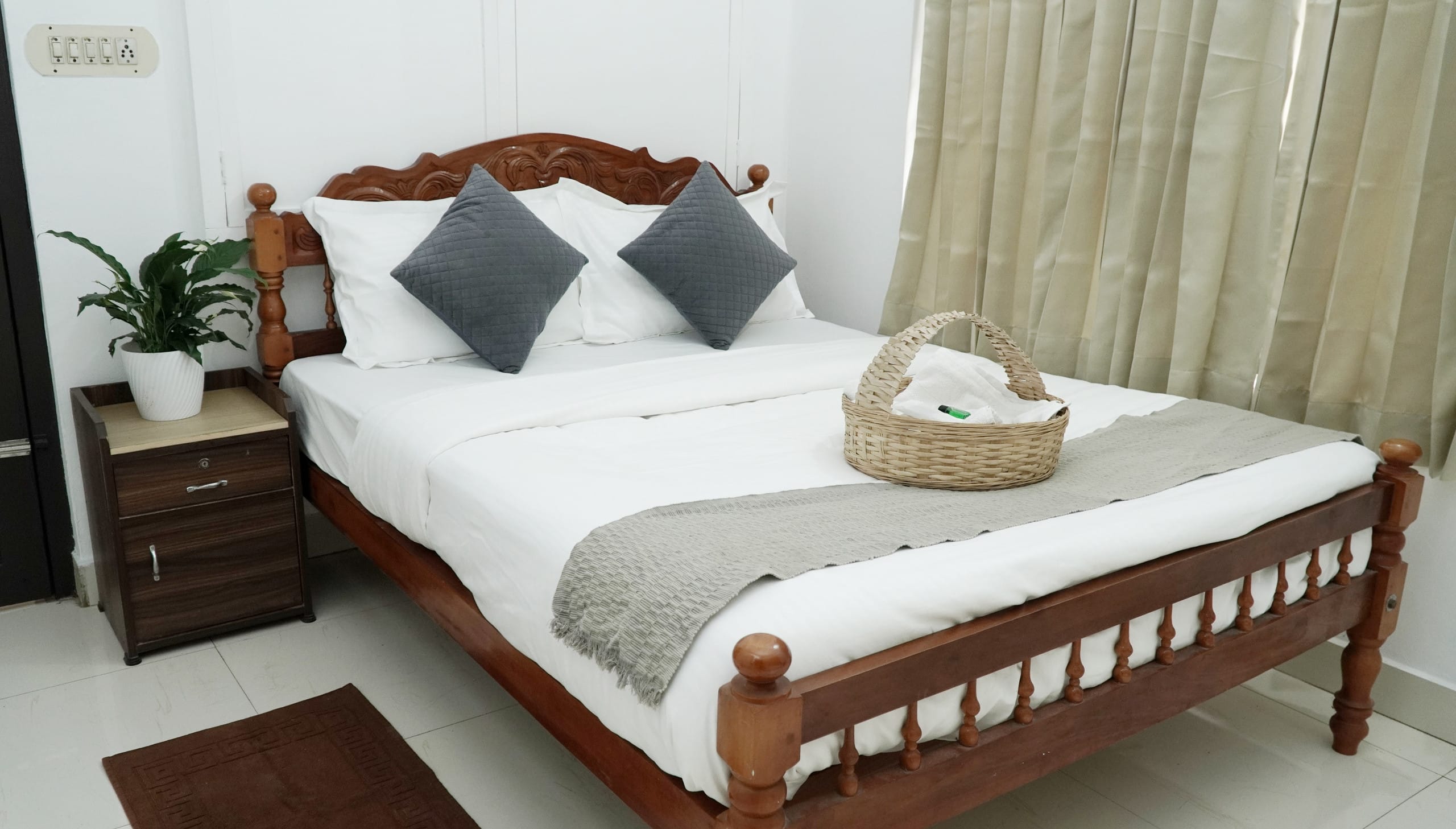 Mithra 3 bedroom AC budget apartment 5