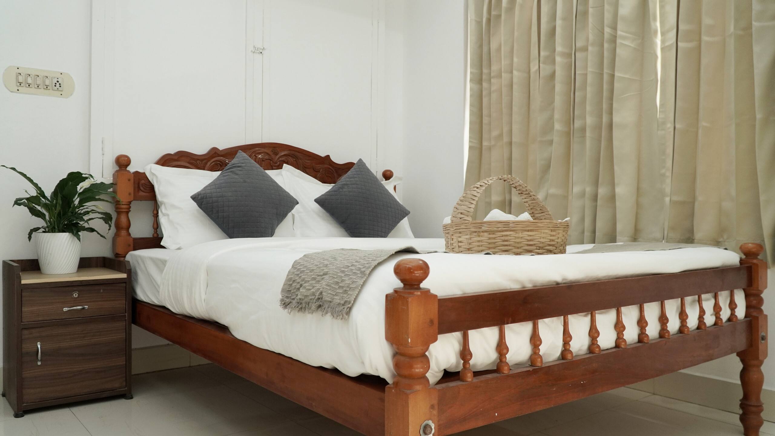 Mithra 3 bedroom AC budget apartment 29