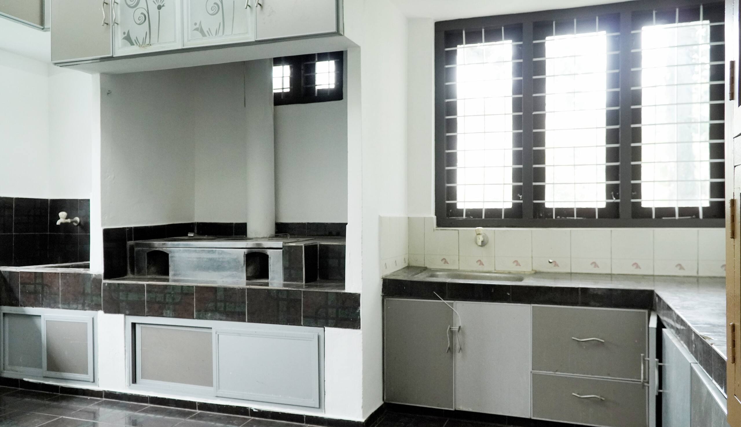 Mithra 3 bedroom AC budget apartment 9