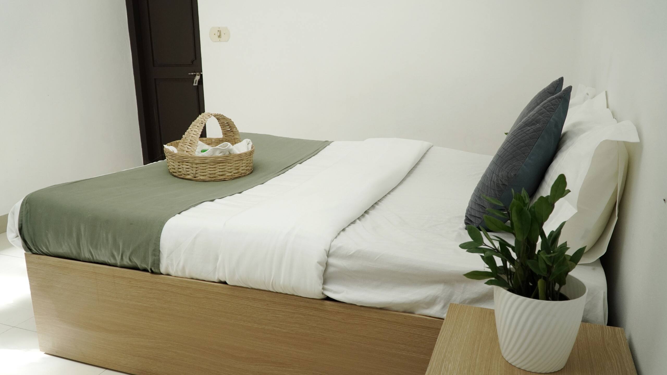 Mithra 3 bedroom AC budget apartment 7