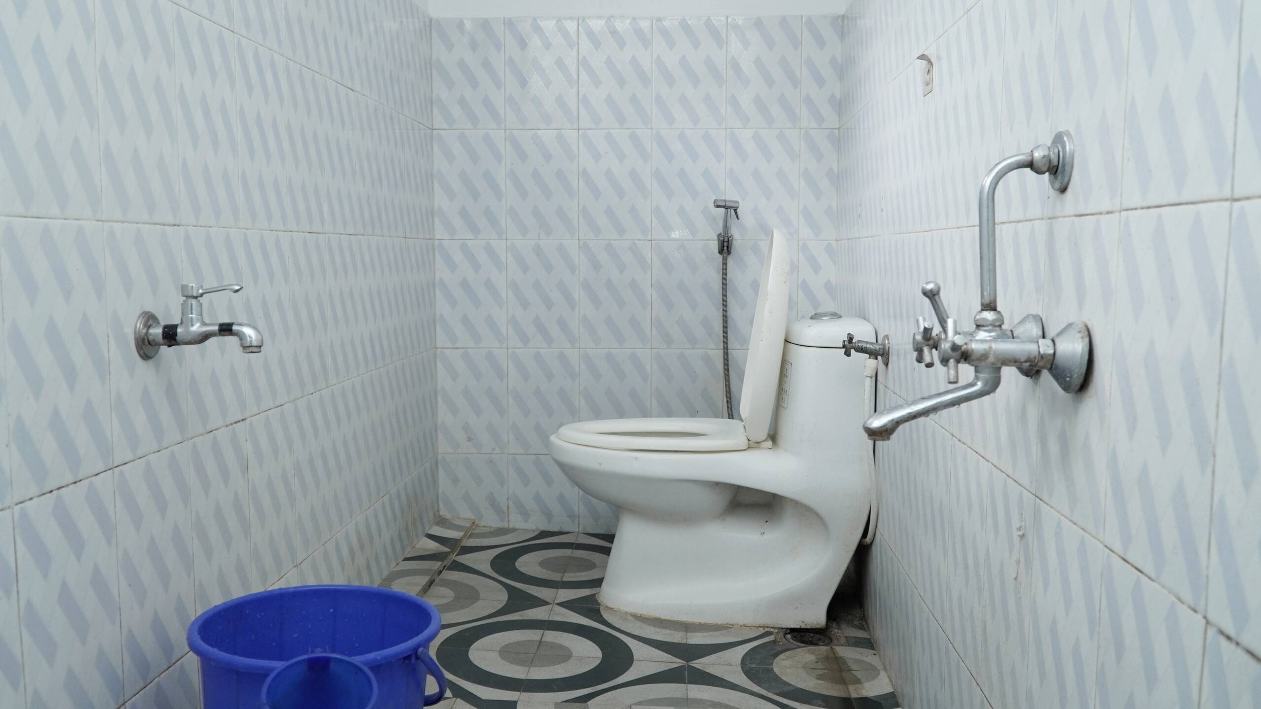 Mithra 3 bedroom AC budget apartment 25