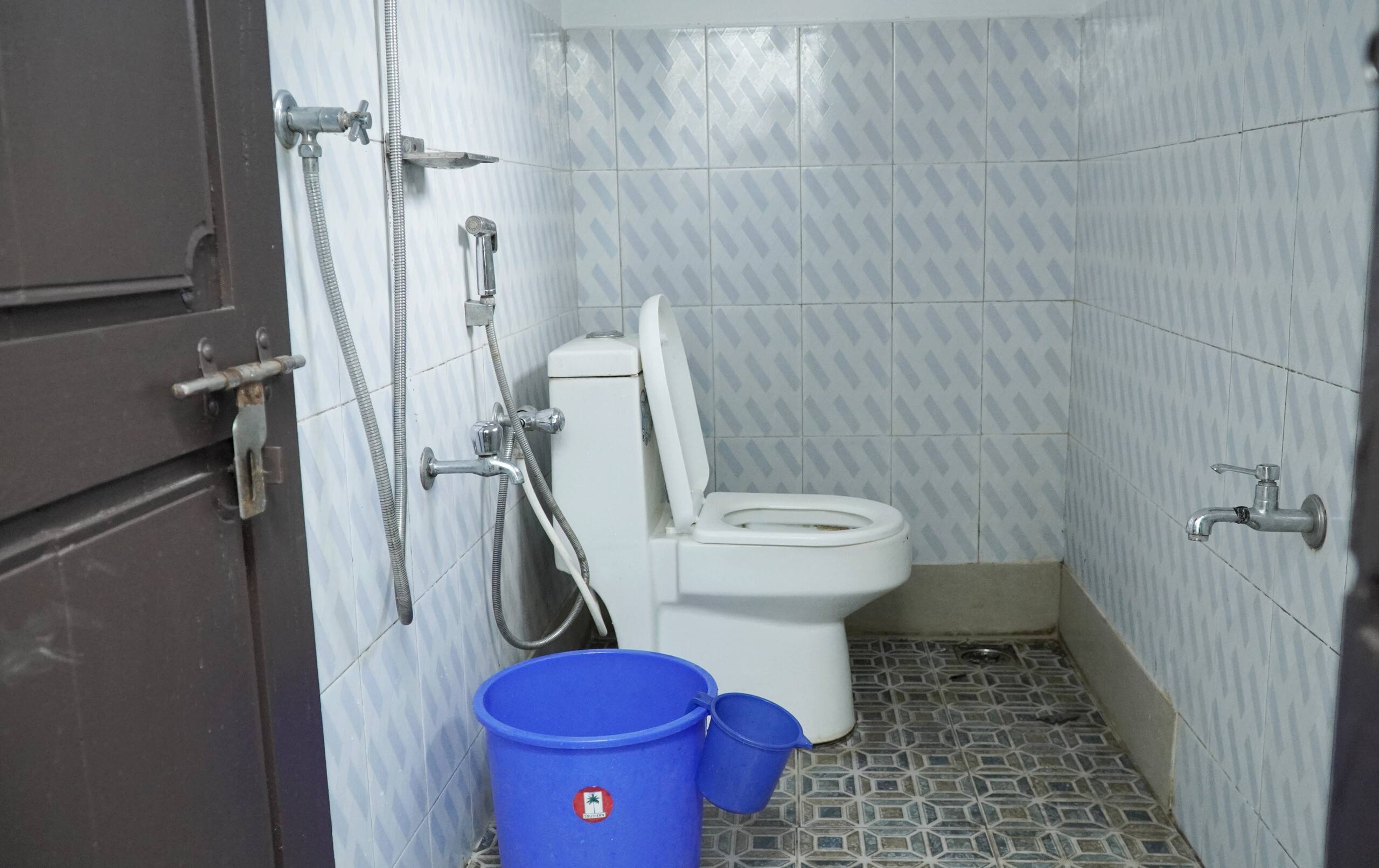 Mithra 3 bedroom AC budget apartment 26