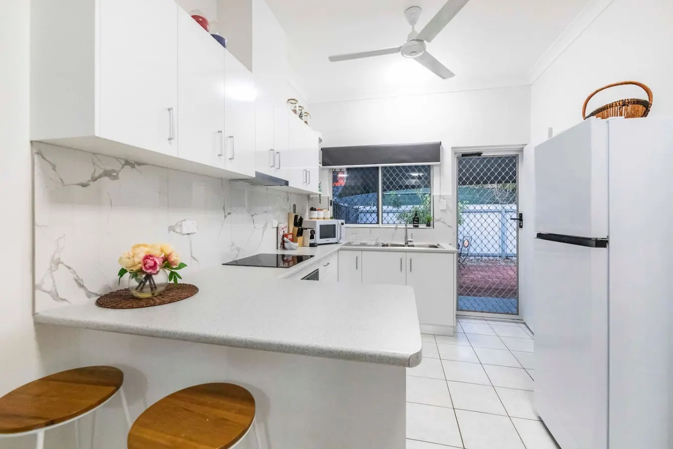 Zen Hideaway ~ 2BR unit in Alawa 13