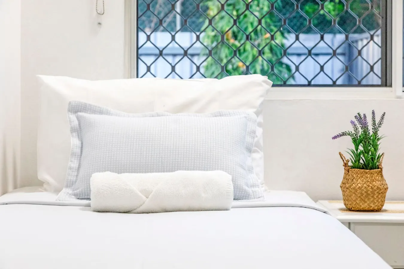 Zen Hideaway ~ 2BR unit in Alawa 18
