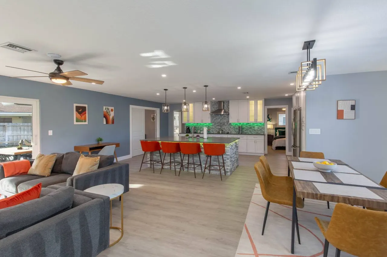 5BR Lux WEF Mins to Palm Beach Pool Home + Game Room *NEW Arcade + AC 10
