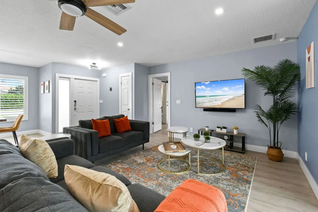 5BR Lux WEF Mins to Palm Beach Pool Home + Game Room *NEW Arcade + AC 16