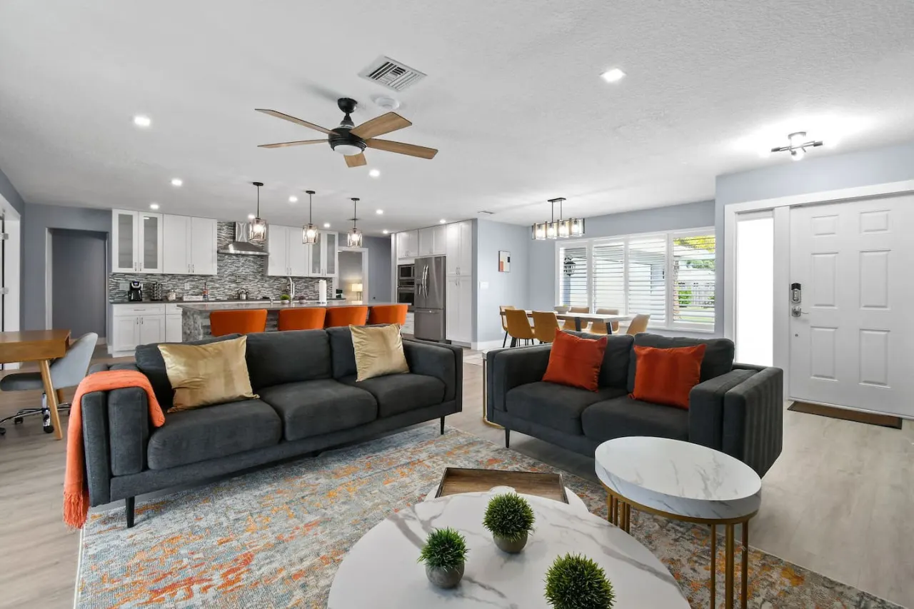 5BR Lux WEF Mins to Palm Beach Pool Home + Game Room *NEW Arcade + AC 17